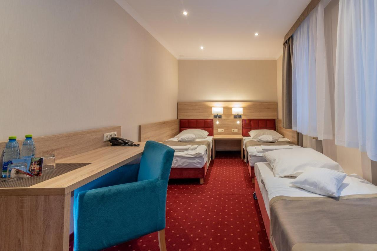 Hotel Texicana Sulechów Exteriör bild