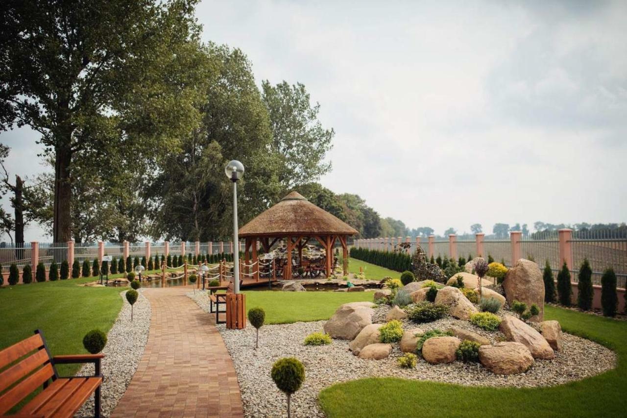 Hotel Texicana Sulechów Exteriör bild